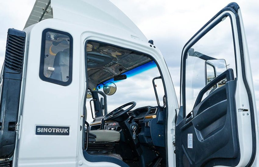 Howo H3 Rigid truck for sale in Kenya 1