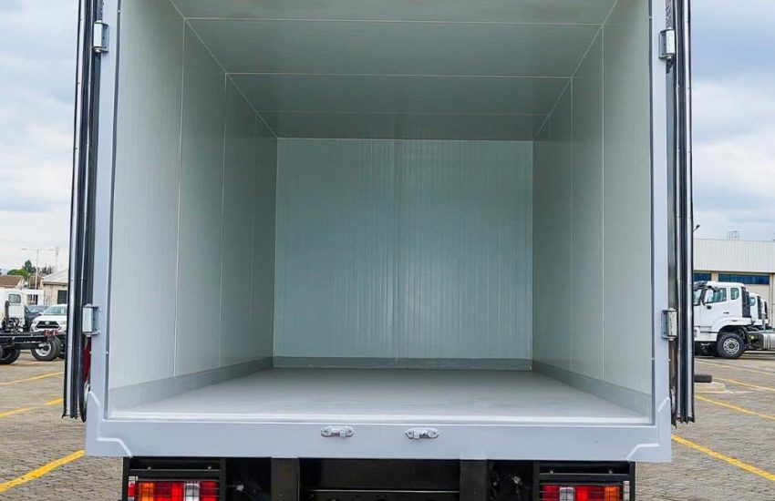 How much is Sinotruk HOWO H2 Truck for sale in Kenya