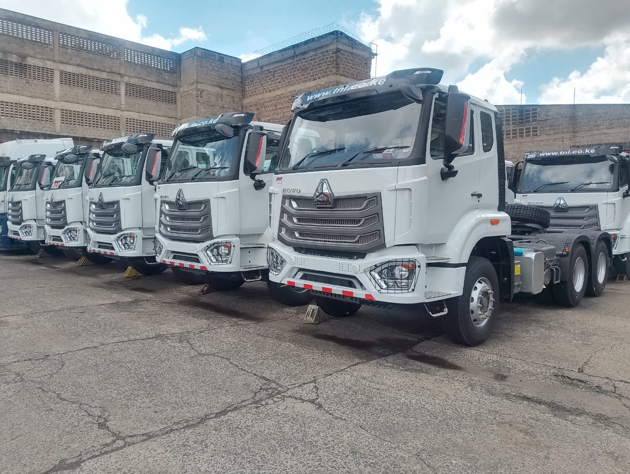 Why Choose HOWO Trucks by SINOTRUK Motors?